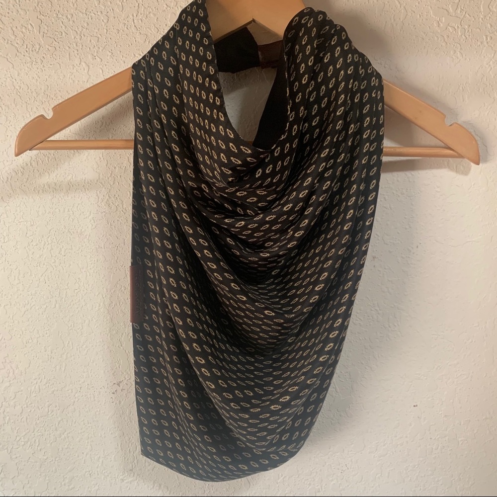 Reign & Gray Skarf
